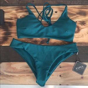Simple cute bikini set.